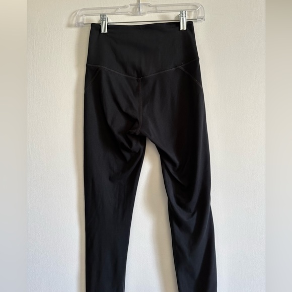 Girlfriend Collective Black High Waisted Athletic Buttery Smooth Leggings XS EUC - Picture 4 of 5